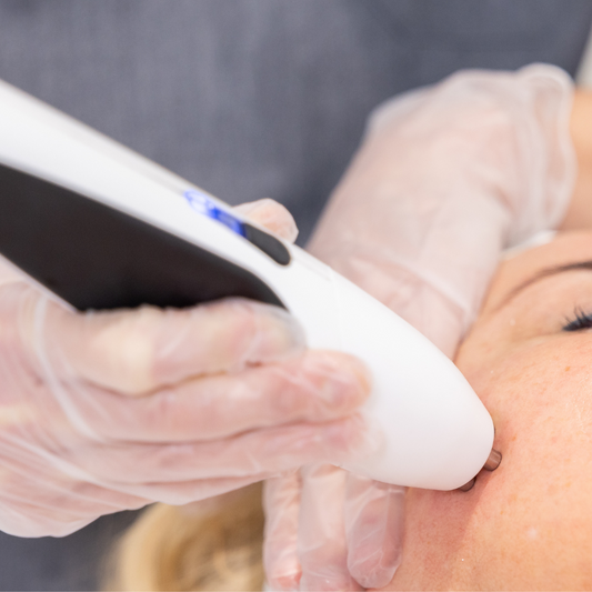 Preventing and Treating Skin Damage: Strategies for Dealing with Sun Damage and Other Environmental Factors